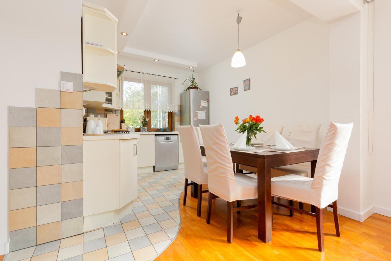 Holiday House Cinema Experience Warsaw Michalowice By Renters Villa ภายนอก รูปภาพ