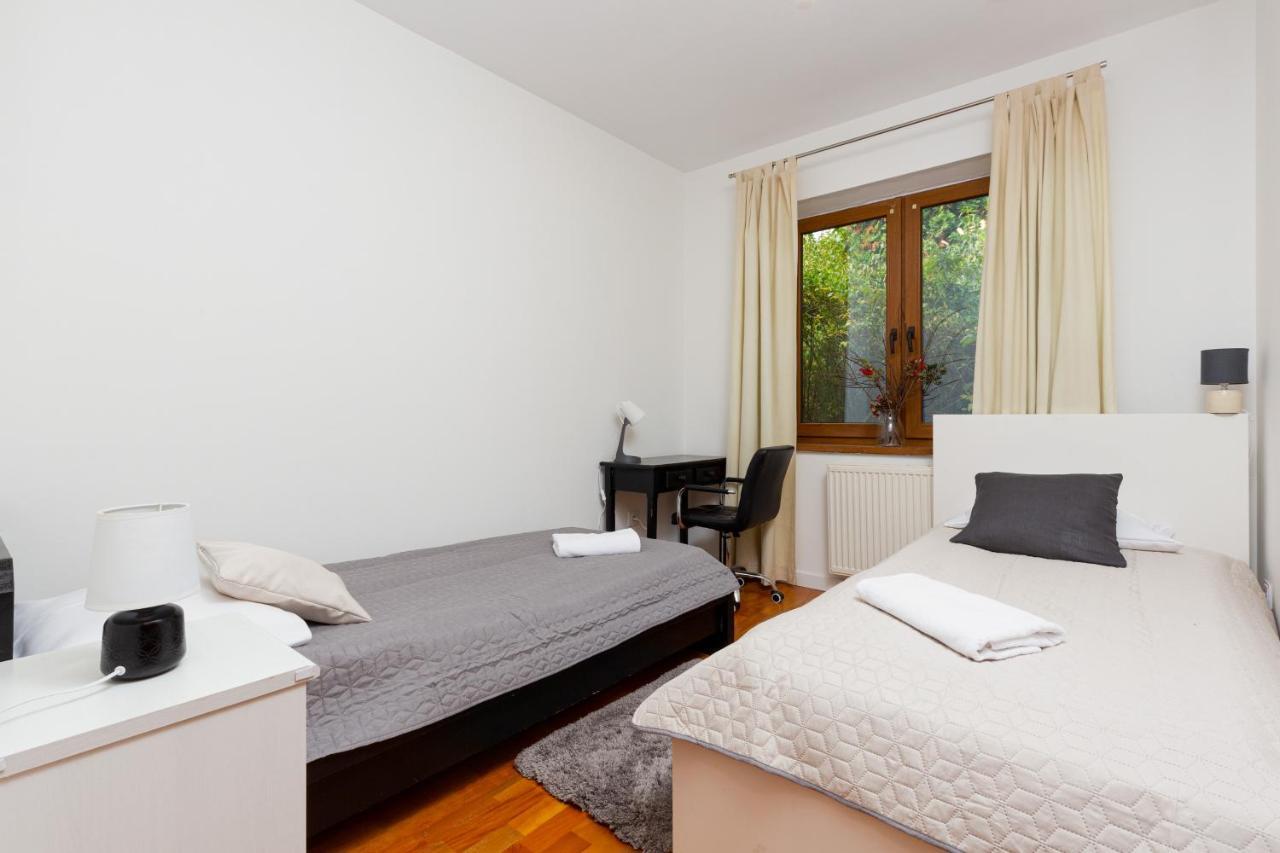 Holiday House Cinema Experience Warsaw Michalowice By Renters Villa ภายนอก รูปภาพ