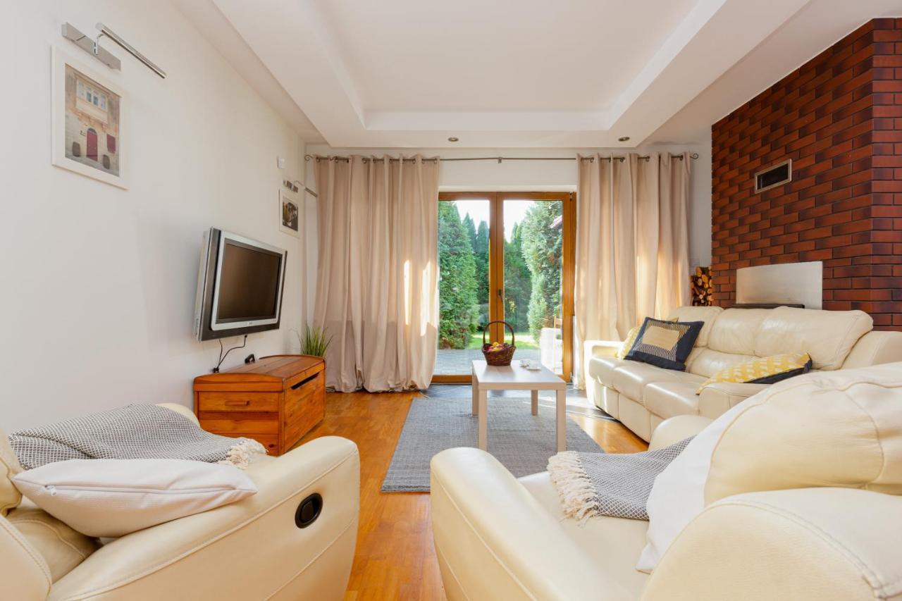 Holiday House Cinema Experience Warsaw Michalowice By Renters Villa ภายนอก รูปภาพ