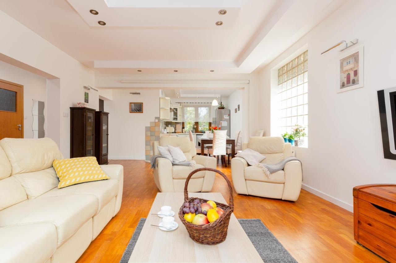 Holiday House Cinema Experience Warsaw Michalowice By Renters Villa ภายนอก รูปภาพ
