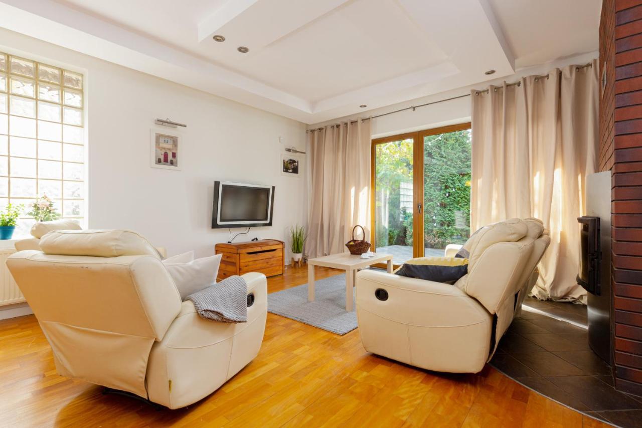 Holiday House Cinema Experience Warsaw Michalowice By Renters Villa ภายนอก รูปภาพ