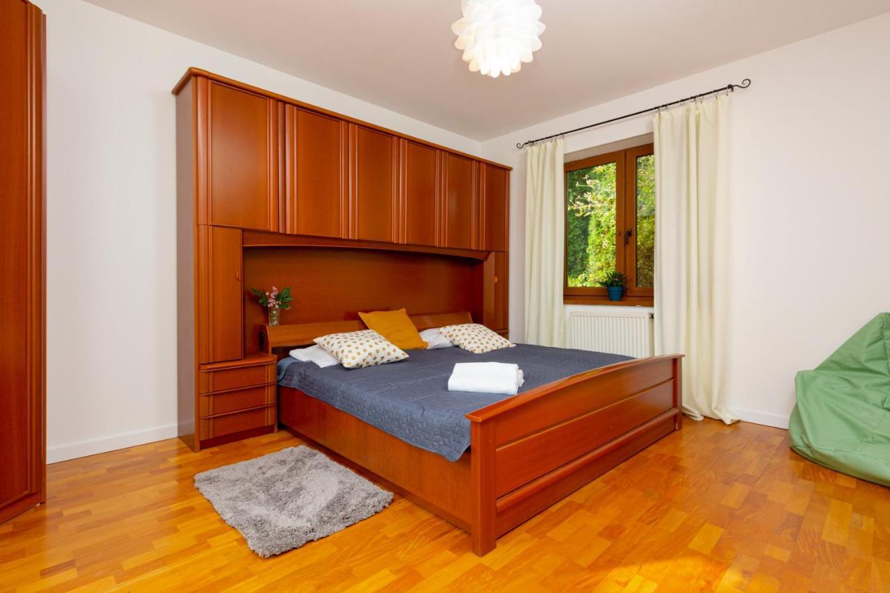 Holiday House Cinema Experience Warsaw Michalowice By Renters Villa ภายนอก รูปภาพ